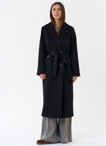 Женское пальто с английским воротником