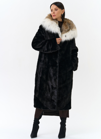Норковая шуба черного цвета с рысью