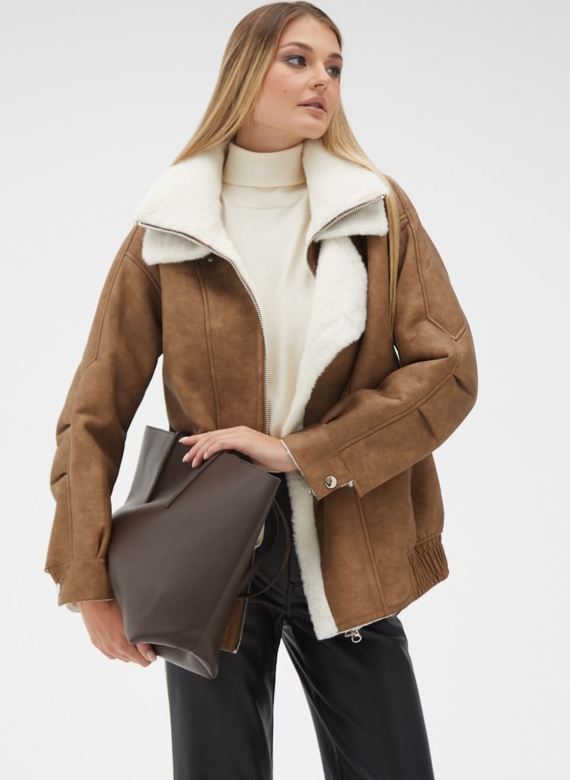 Женская дубленка из эко кожи с воротником стойкой