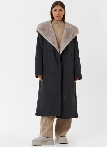 Пуховик с капюшоном из эко меха