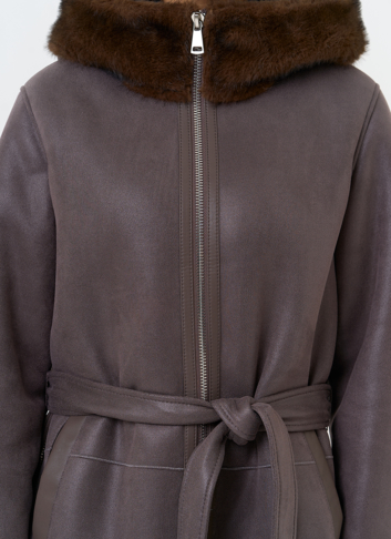 Женская дубленка из эко замши с поясом
