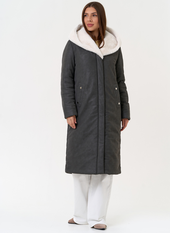 Пуховик из эко кожи с капюшоном из эко меха