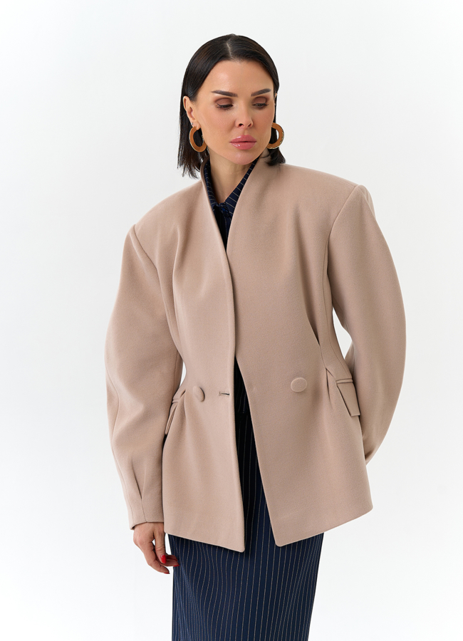 Женское укороченное пальто с акцентными рукавами модель № 32779 универмаг малина