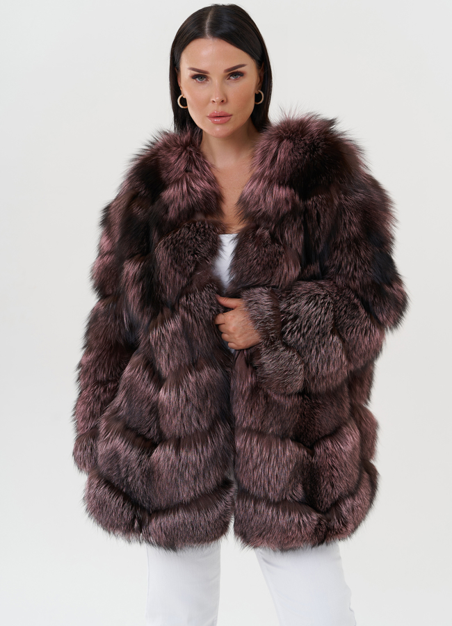Женская шуба из меха чернобурки розового цвета модель № 27617 в рассрочку