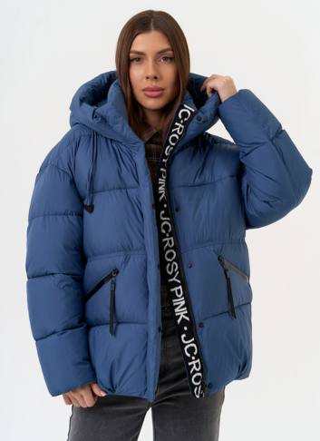 Женский пуховик синего цвета с капюшоном