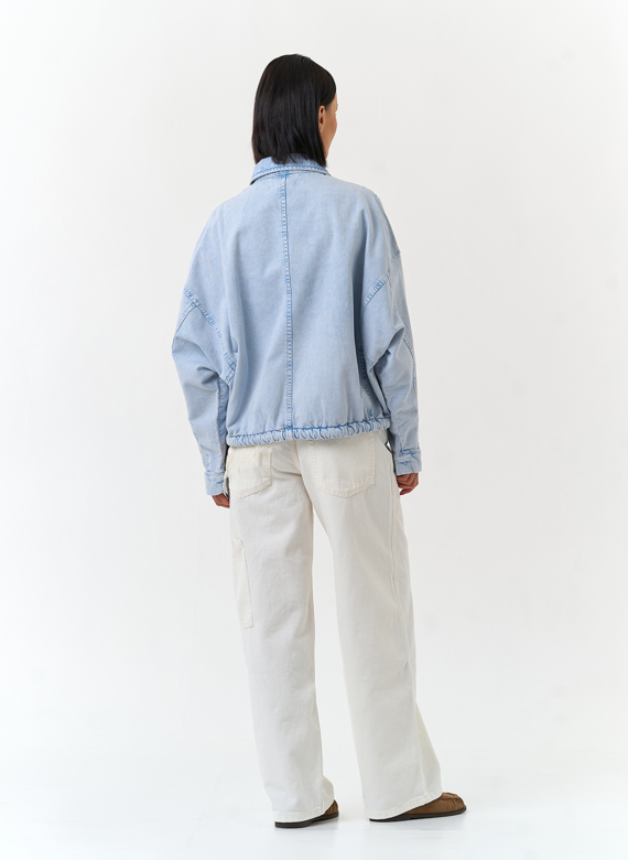 Женская объемная джинсовая куртка 
