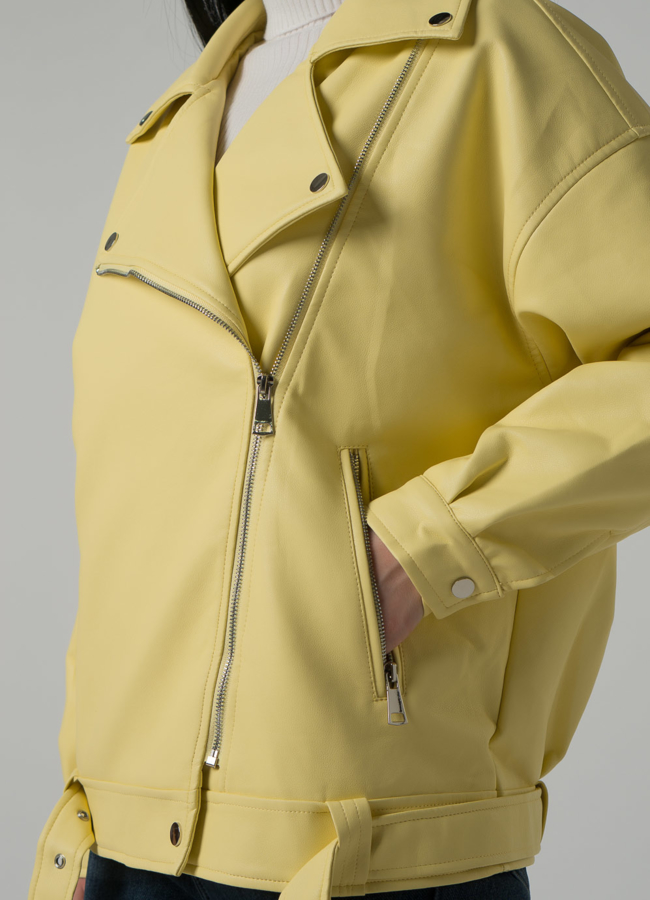 Женская удлиненная косуха-оверсайз в светло-желтом цвете модель № 22404 универмаг малина