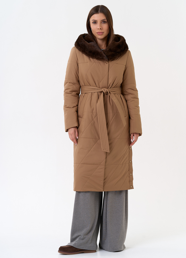 Пуховик с капюшоном из эко меха модель № 28400 меха малина