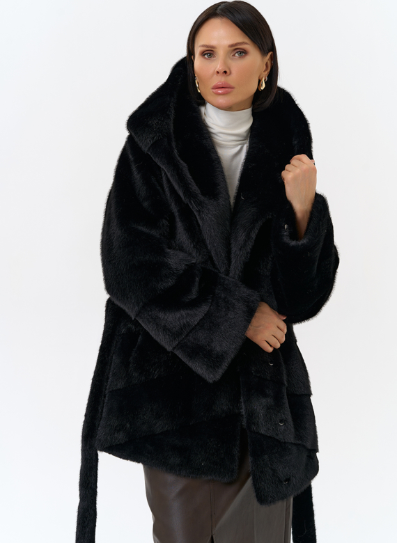 Женская шуба из эко меха с капюшоном