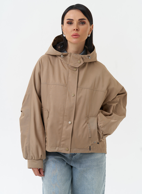 Короткая женская ветровка с капюшоном