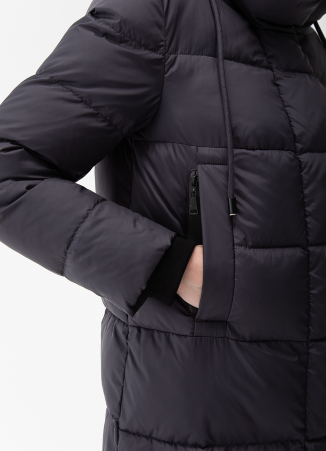 Пуховик женский с капюшоном  модель № 28010 универмаг малина