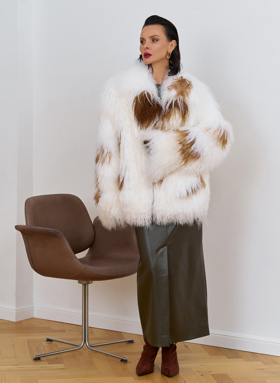 Женская шуба из меха ламы