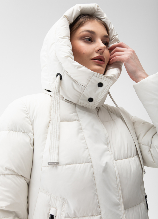 Женский пуховик с капюшоном  модель № 28384 универмаг малина