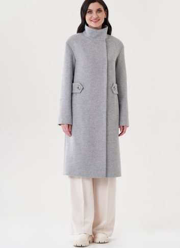 Женское пальто с воротником стойка