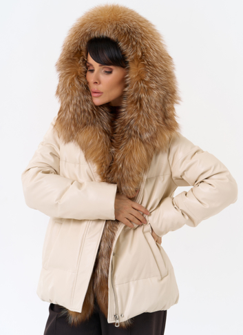 Женский пуховик из эко кожи с отделкой из натуральной лисы