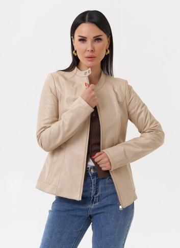 Светлая кожаная куртка