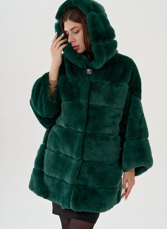 Шуба из меха кролика с капюшоном