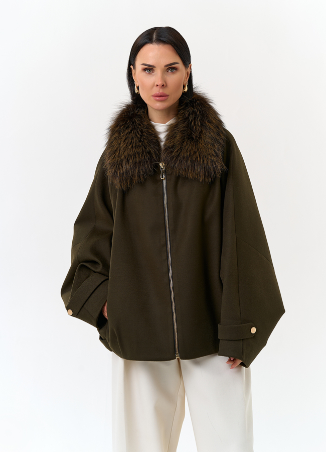 Женское укороченное пальто с отделкой из меха лисы модель № 32858 универмаг малина